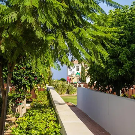 Atlantis Gardens Apartment