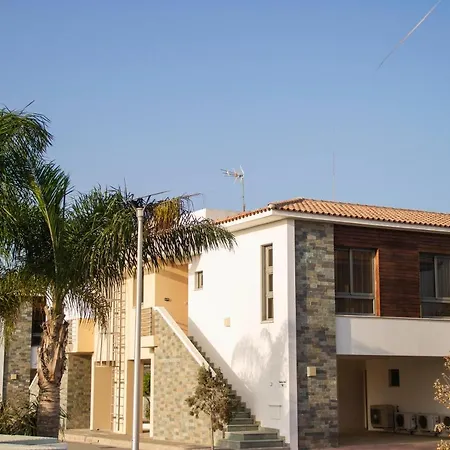 Atlantis Gardens Apartment *